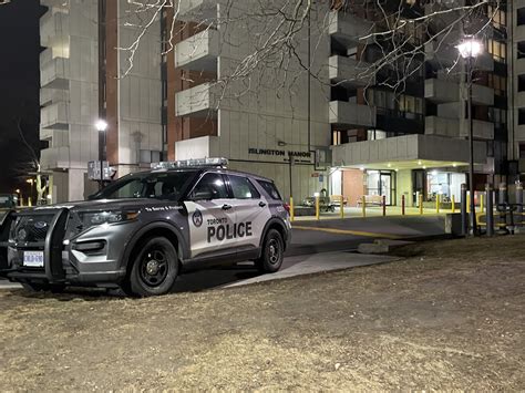 Suspect in custody following Etobicoke stabbing that left man with serious injuries